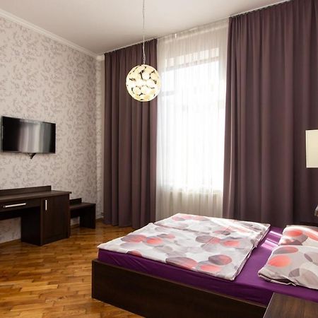 Апартаменти в центрі міста Ивано-Франкивск Екстериор снимка